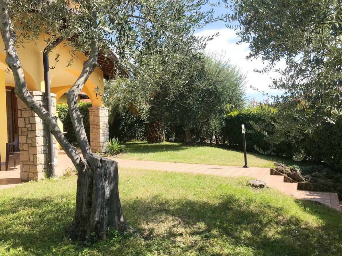 Villa The Sweet Rose With Pool Manerba del Garda Bagian luar foto