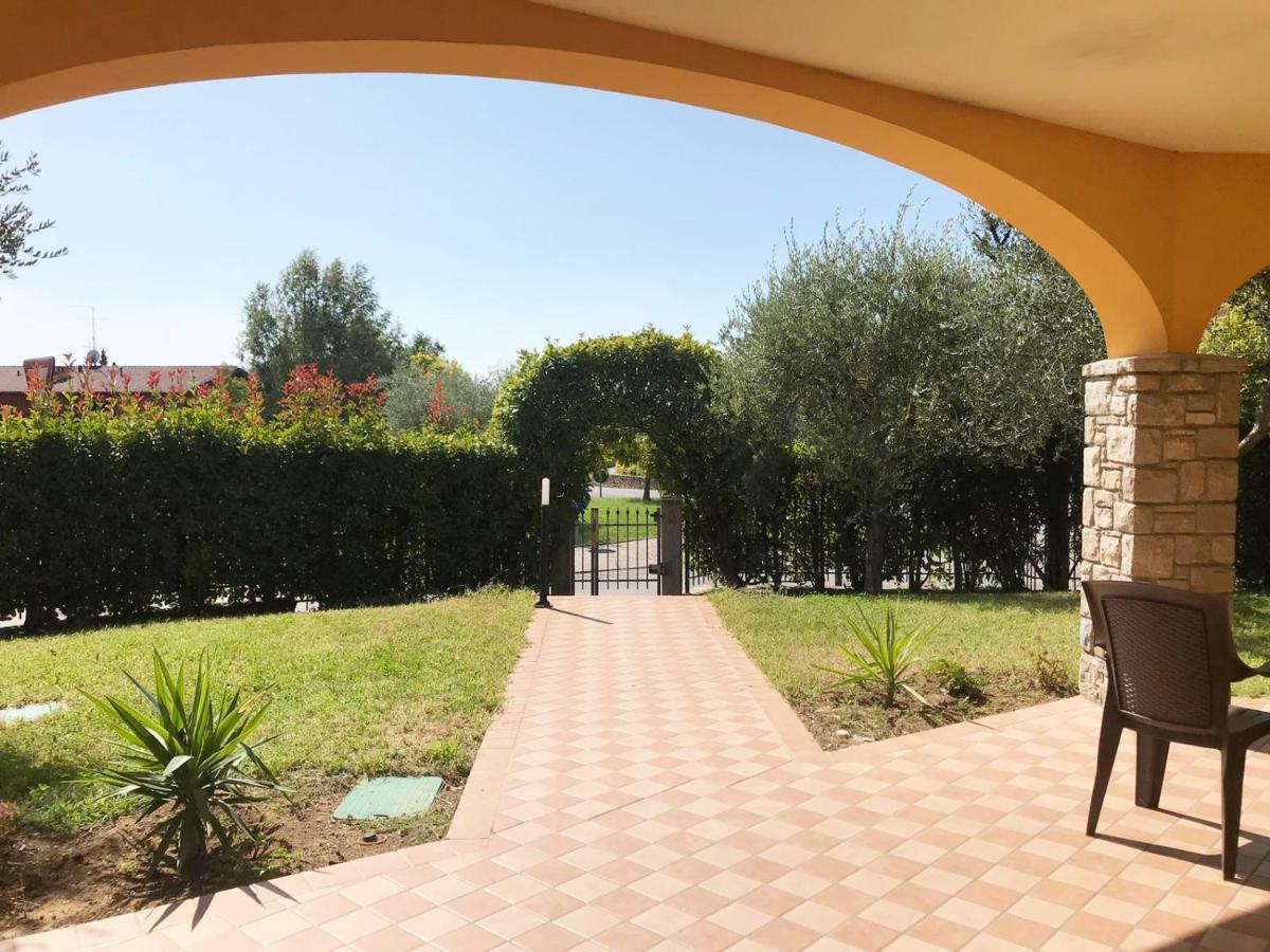 Villa The Sweet Rose With Pool Manerba del Garda Bagian luar foto