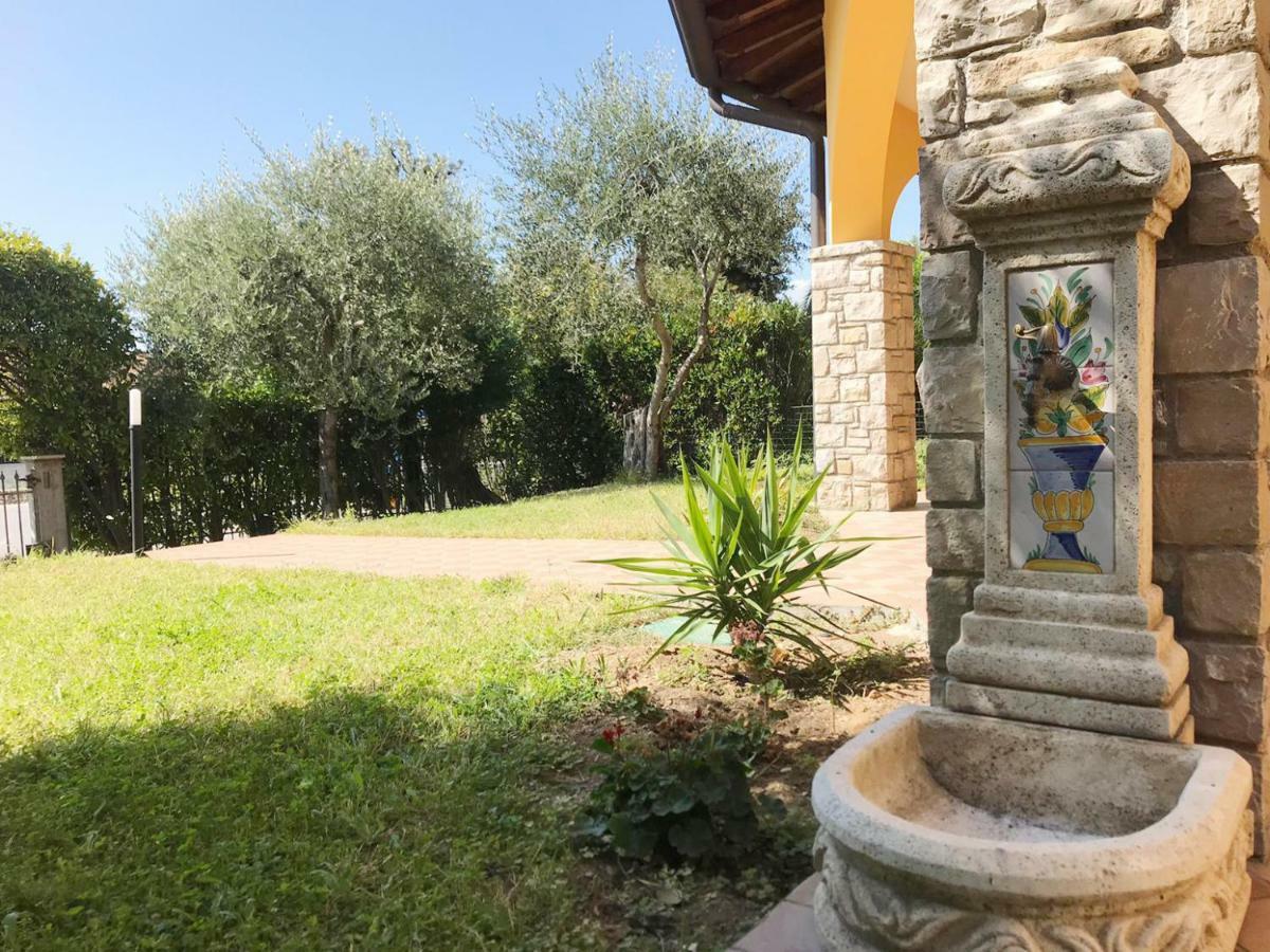 Villa The Sweet Rose With Pool Manerba del Garda Bagian luar foto